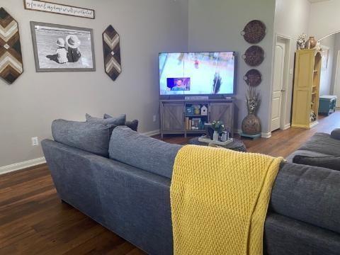 Photo - 2134 Redbud Dr