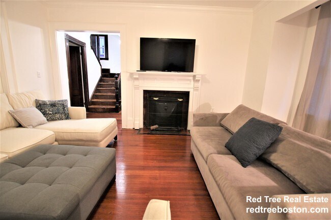 Photo - 18 Holton St