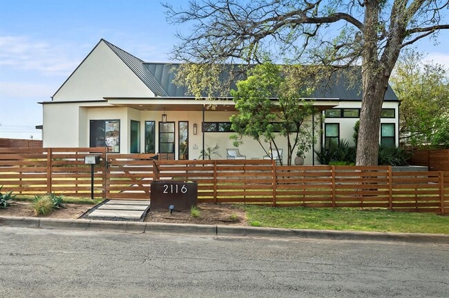 Photo - 2116 Kenwood Ave
