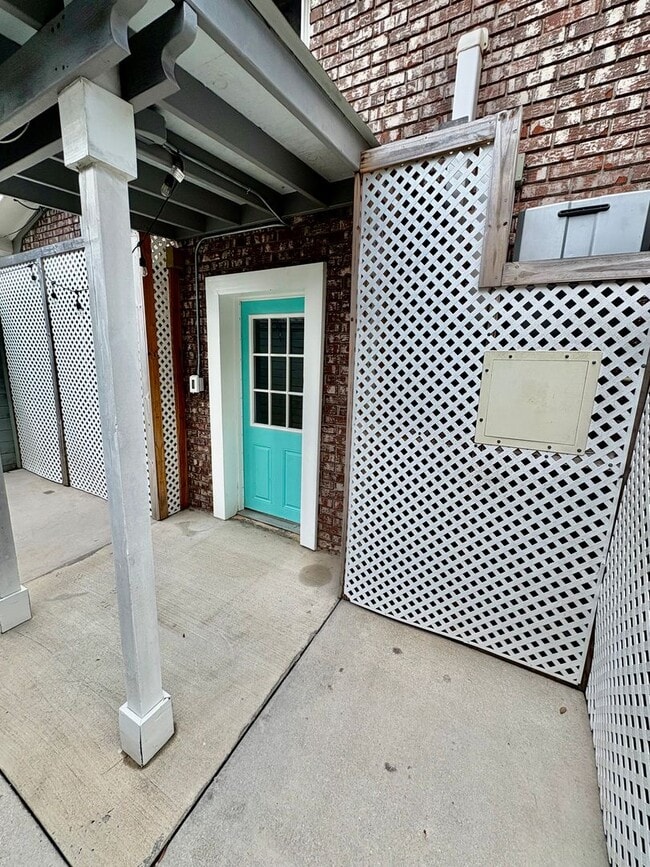 Building Photo - Charming One Bedroom ADU Furnished or Unfu... Rental