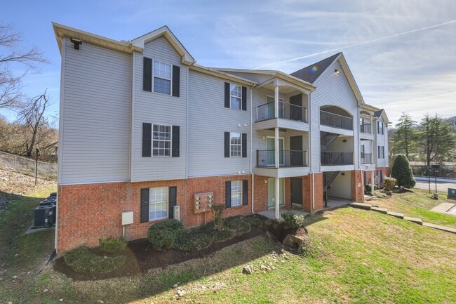 Building Photo - Warner Park Commons