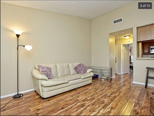 Photo - 806 W 24th St Condominio Unidad 331