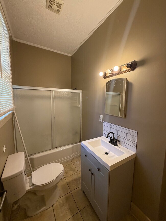 Photo - 603 N Highland Ave
