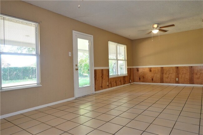 Photo - 114 Acacia Arch St