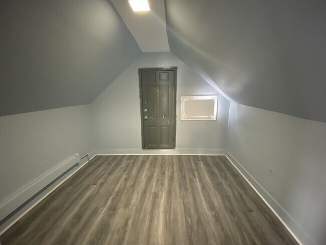 Photo - 114 Joyce Kilmer Ave Unit Apt 3