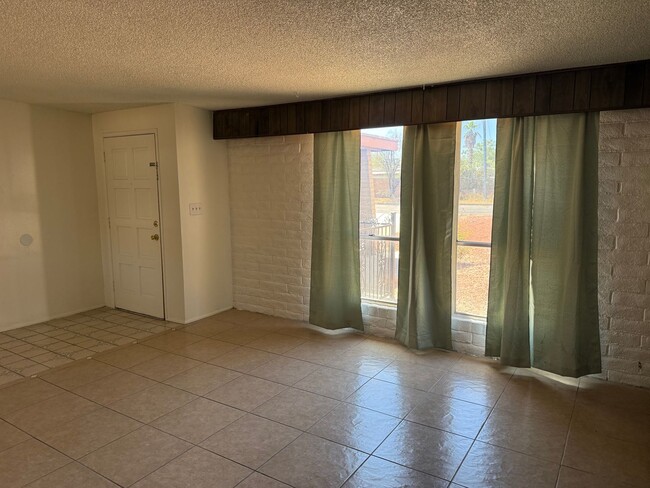 Photo - 4541 E San Francisco Blvd