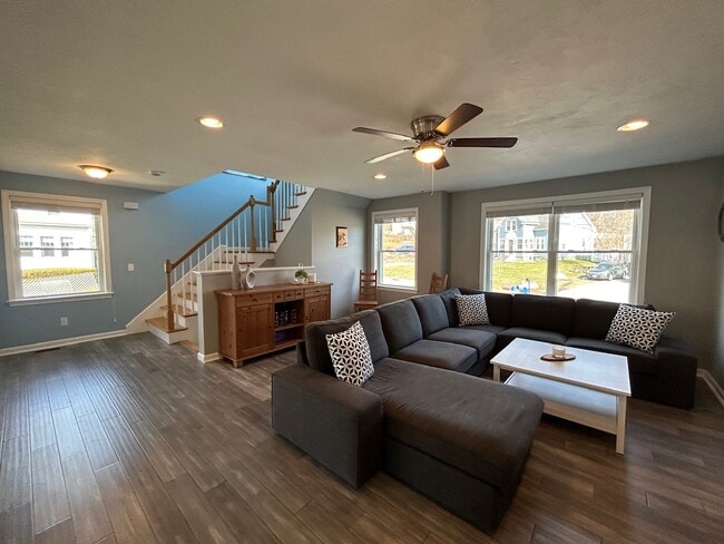 Photo - 676 Burncoat St