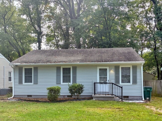 Building Photo - 3 Bedroom Northside Gem