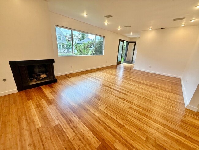 Building Photo - 2255 India St Unit 2255 India St