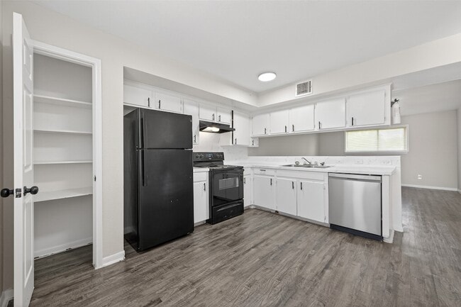 Photo - 427 Hollyvale Dr Unit 20