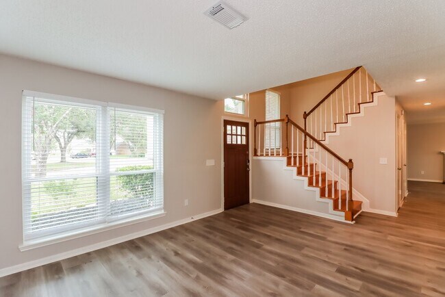 Photo - 2806 Sunshine Cir