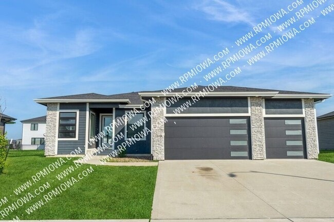 Photo - 1408 NW Spruce Dr Casa