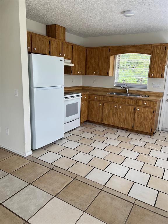 Photo - 12056 Henley Ave