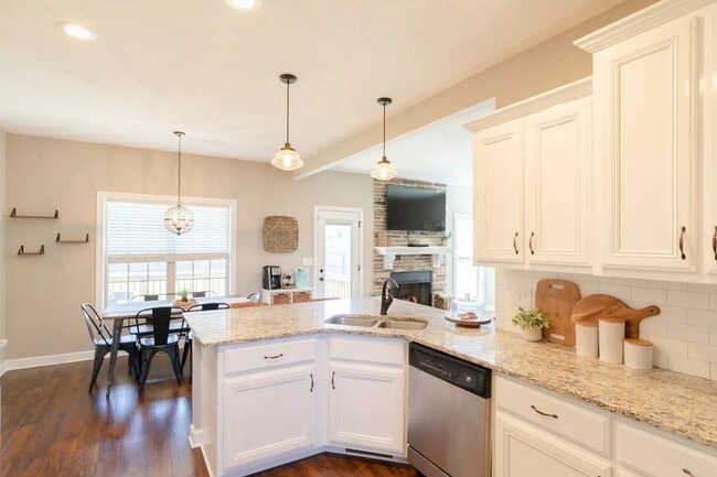 Photo - 3763 Tradewinds Terrace