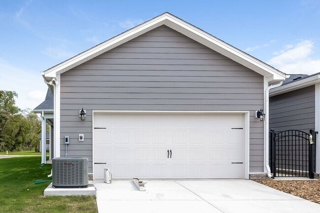 Photo - 2508 Elmcroft Ave