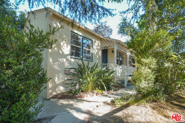 4164 Stansbury Ave