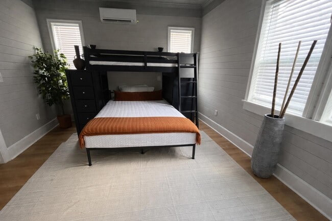 Photo - 5036 Golden Forest Dr