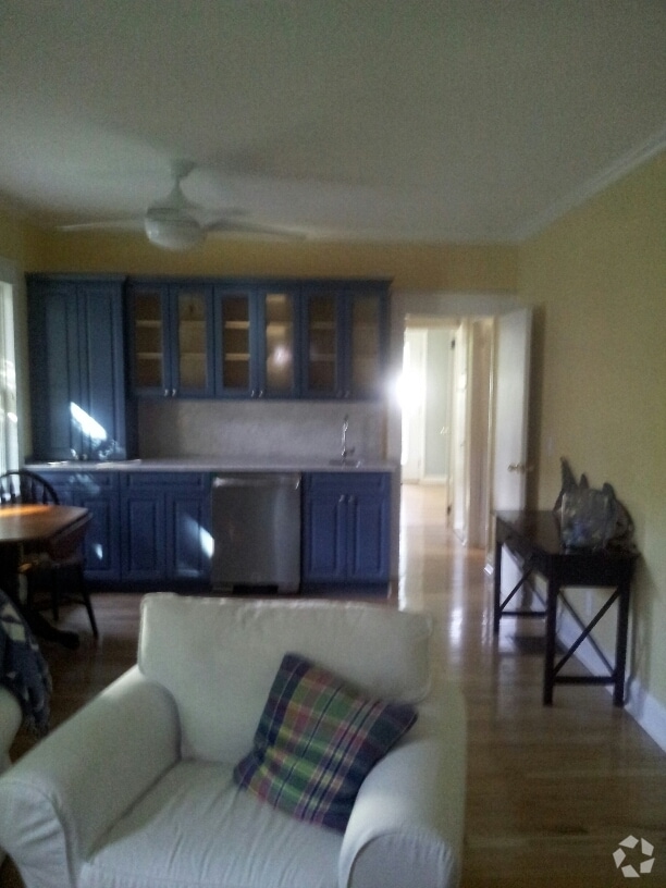 Building Photo - 191 Nassau Rd Rental