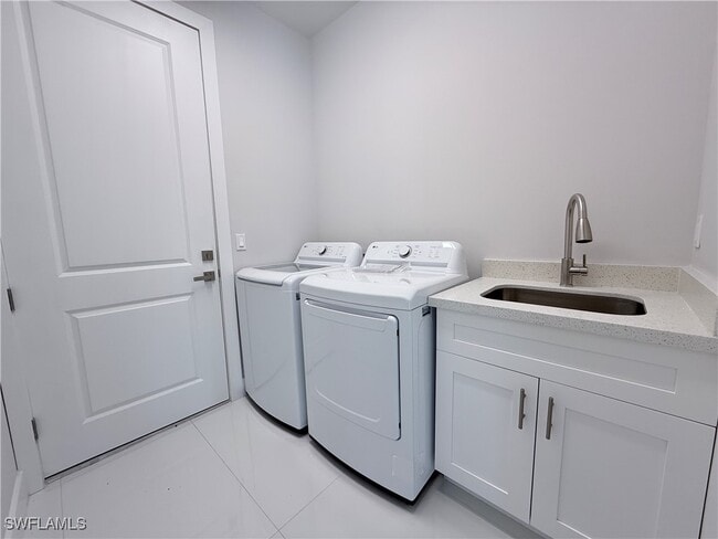 Building Photo - 2266 Desoto Blvd S