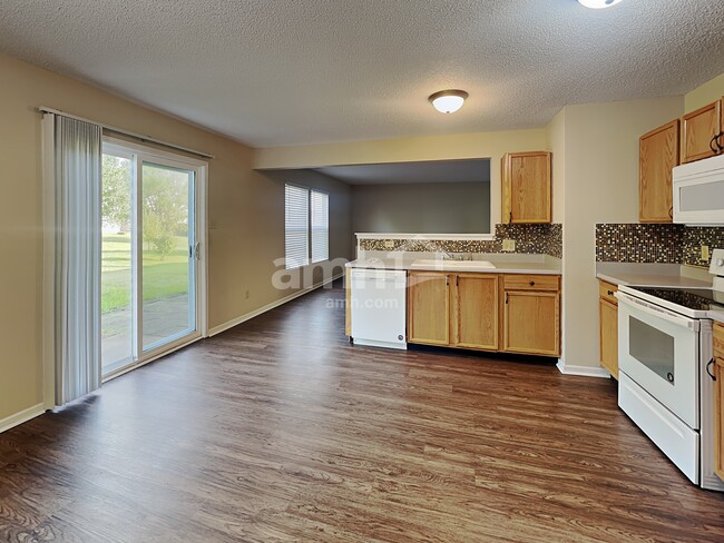 Photo - 748 Wheatgrass Dr