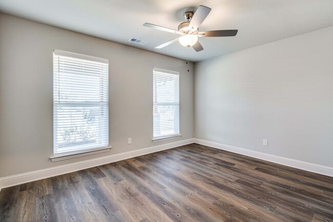 Photo - 2816 Clover Dr