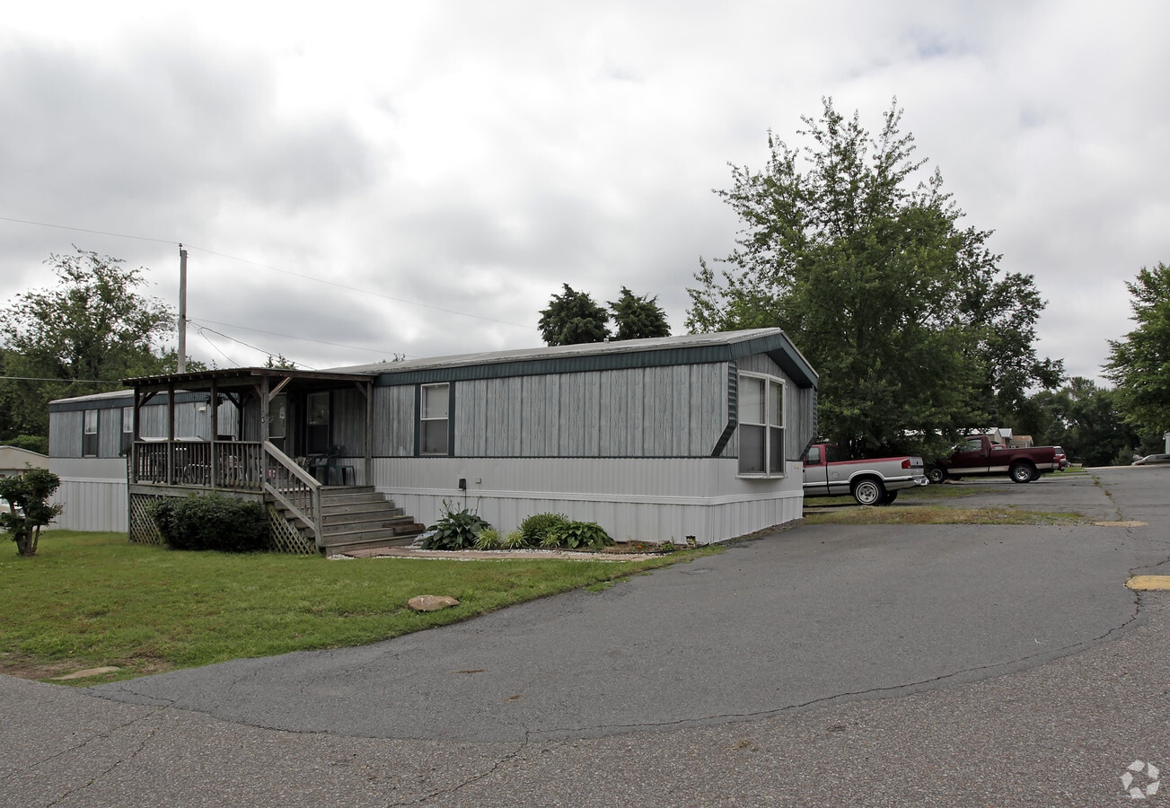 Photo - Cedar Hill Village Apartments