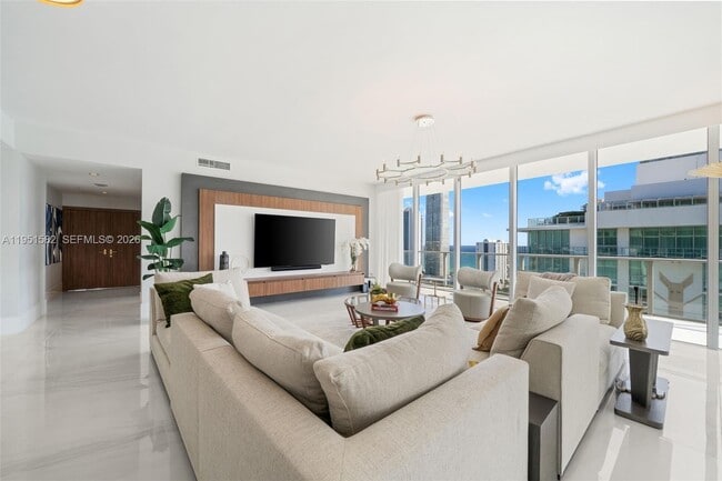 Photo - 330 Sunny Isles Blvd Unidad 5-LPH04