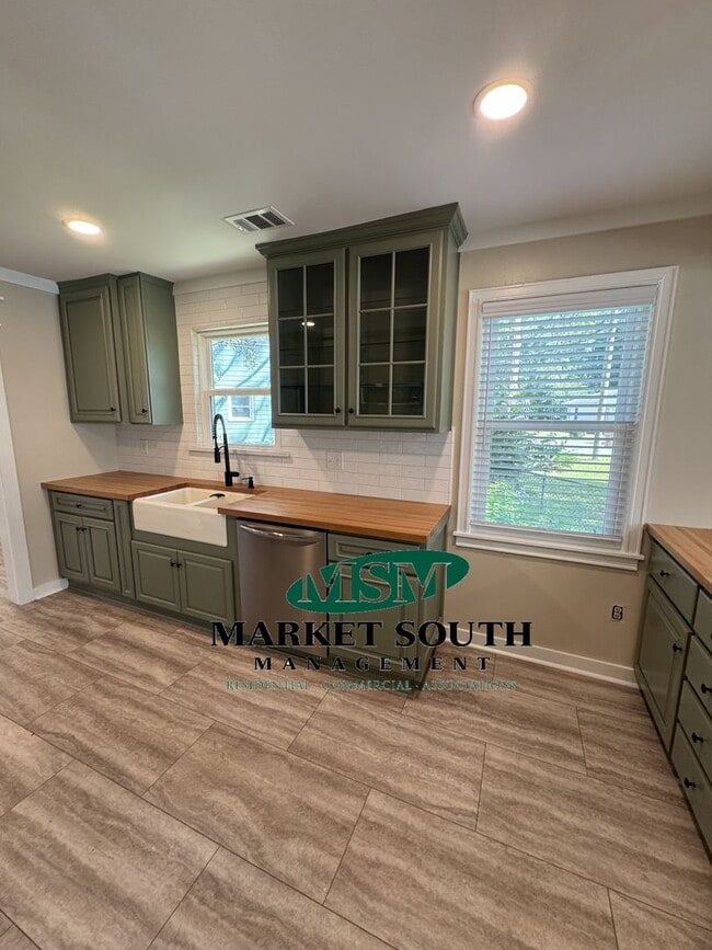 Photo - THUNDERBOLT COTTAGE!- AVAILABLE NOW!