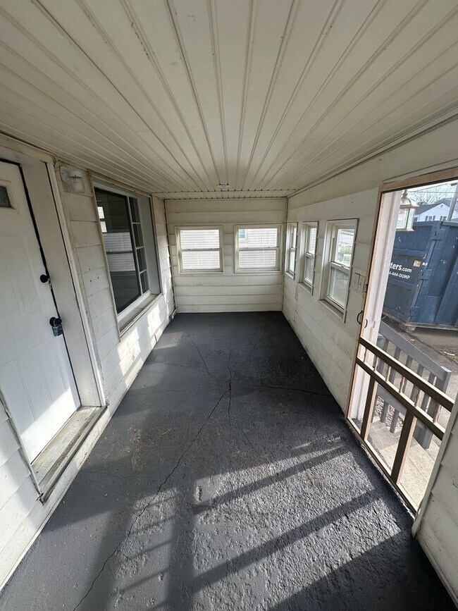 Photo - 865 Georgia Ave