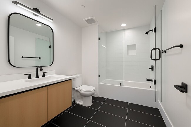 Photo - 5813 Lexington Ave