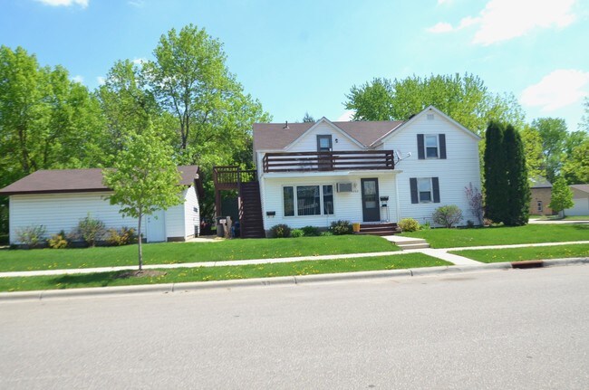 Carver County Mn Apartments For Rent Forrent Photo 202 N Maple St