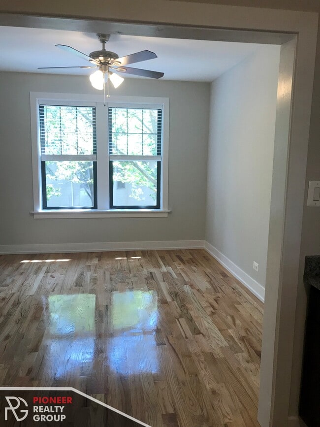 Building Photo - 1450 W Byron Ave Unit 1444-3900-2