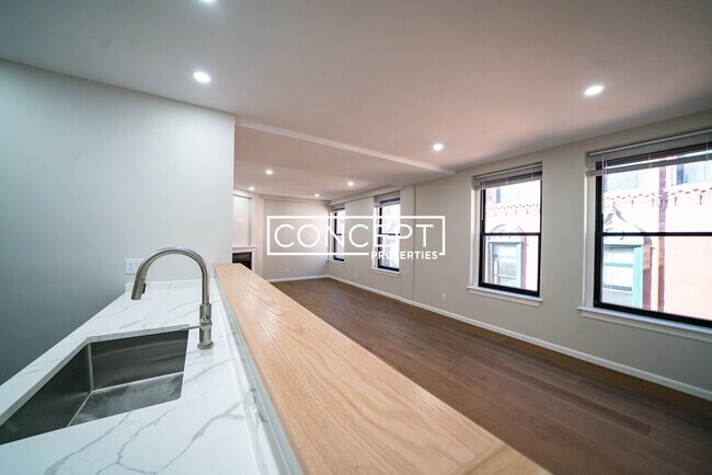 Photo - 1661 Washington St Unit 403