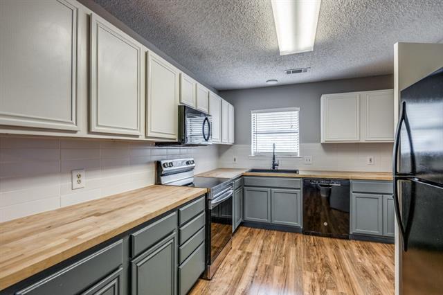 Photo - 312 Mockingbird Ln