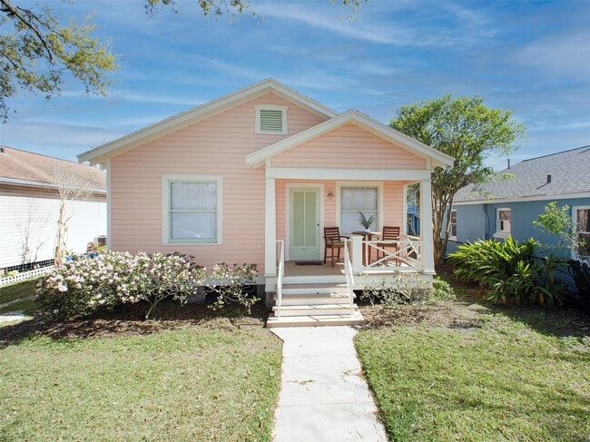 Photo - 5111 Ave Q 1/2