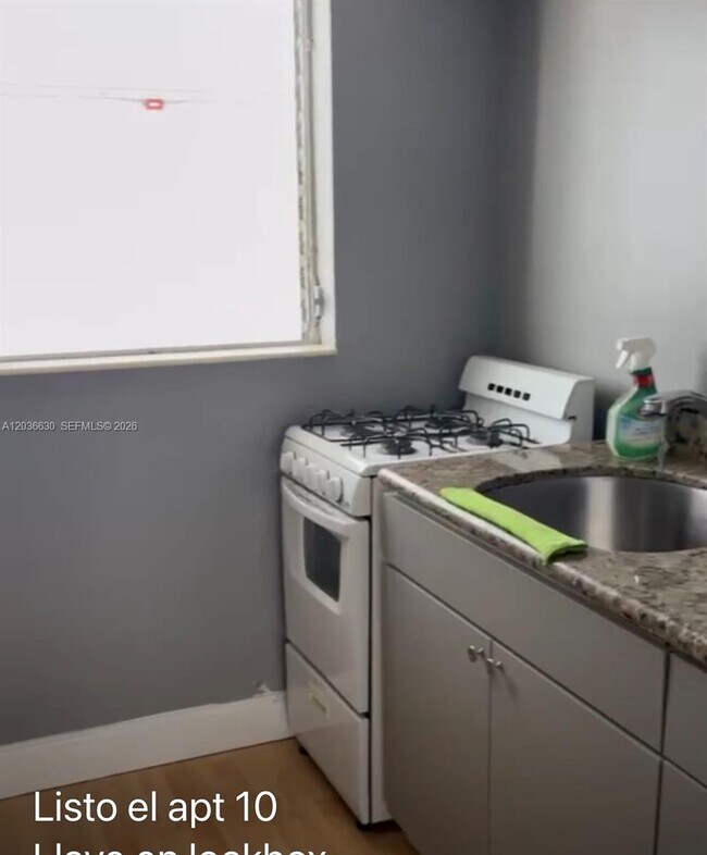 Photo - 1611 West Ave Unit 10