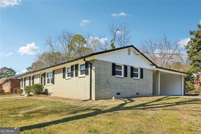 Photo - 2219 Lisa Dr SE