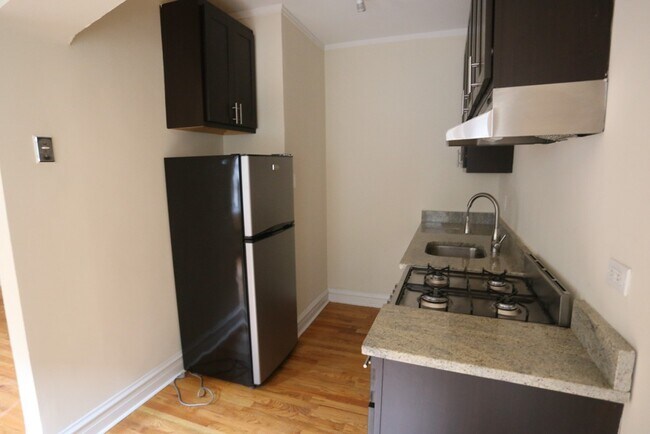 Photo - 4725 N Hermitage Unit 302