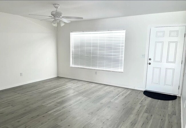 Photo - 2049 Gloria Cir