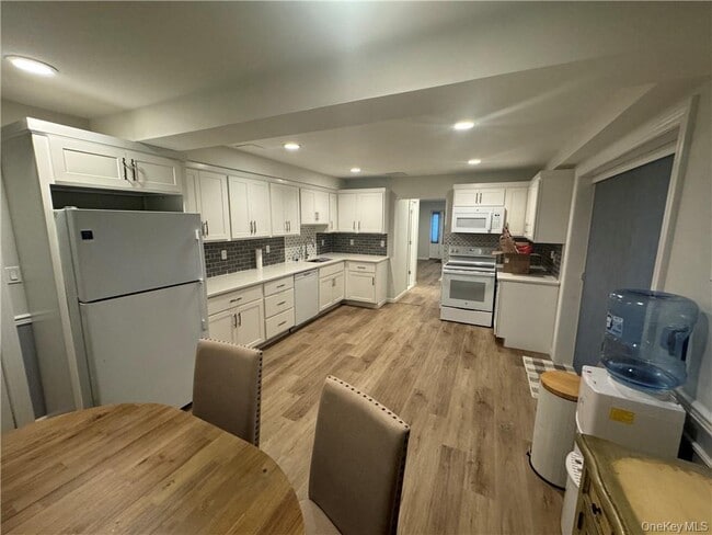 Photo - 28 Lakeview Dr