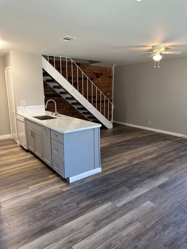 Photo - Townhome for Rent! Close to American River...