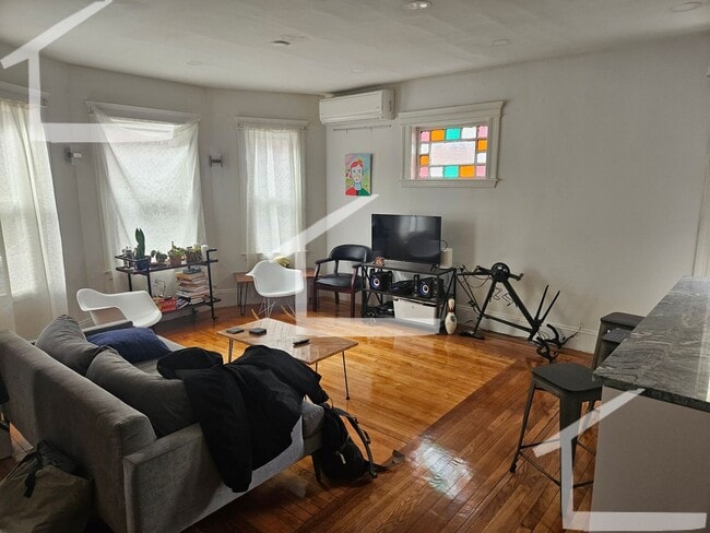 Photo - HOT CAMBRIDGE LISTING!!!!!