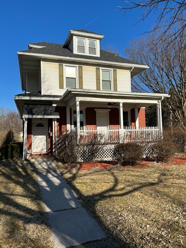Photo - 231 E Park Ave