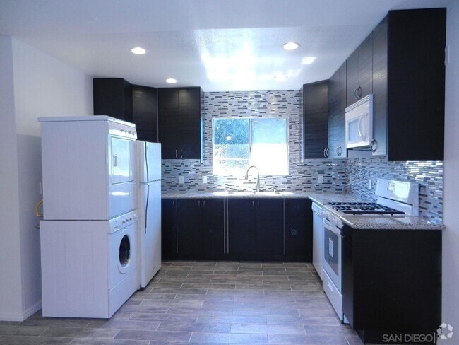 Building Photo - 3527-31 Wilson Ave Rental