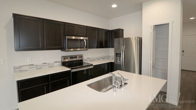 Photo - 3BD Home in Ridgefield in a Great Location!  Don't Miss Out!