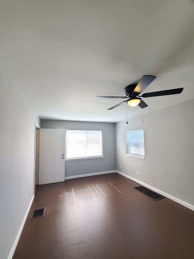 Photo - 2822-2824 E 5th Ave Unit 2822