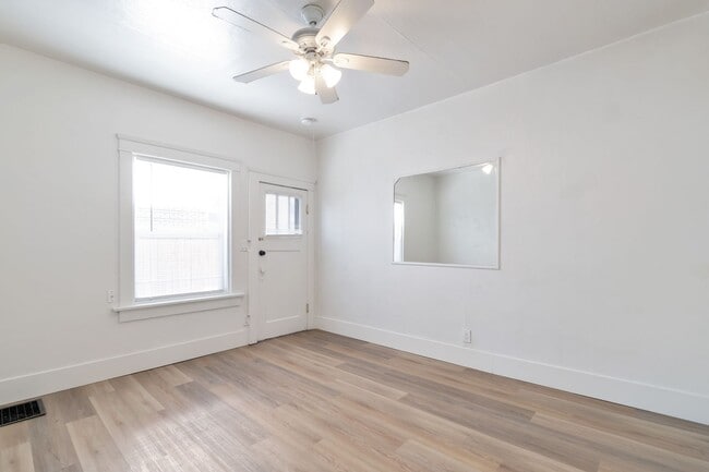 Photo - Eccles-Triplex Unit #3