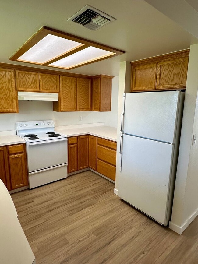 Photo - 843 Morse Ave SW