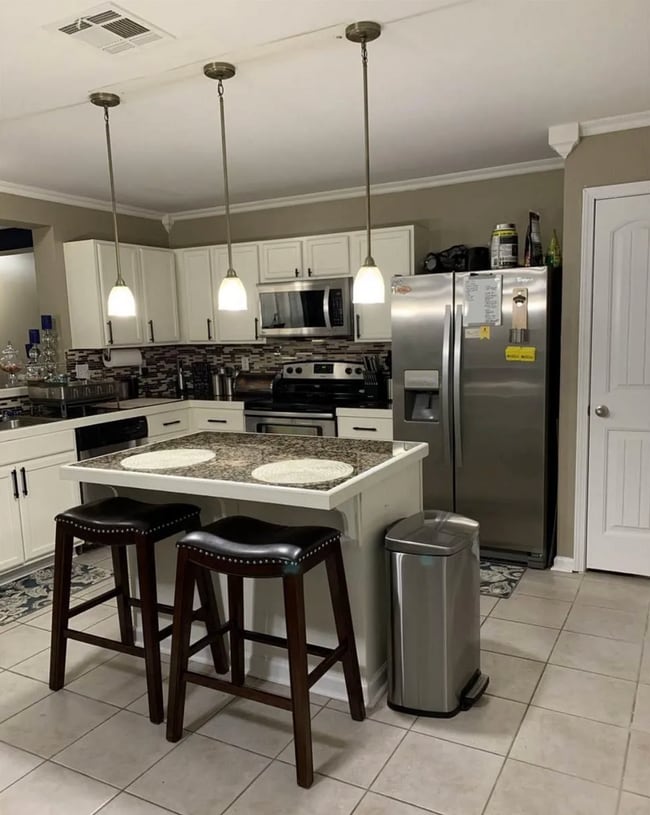 Photo - Luxurious 3 bedroom 2 bath home in the Hea...