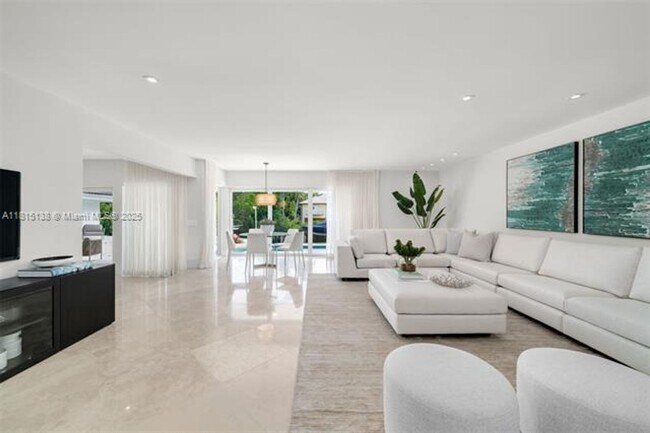 Photo - 7155 Los Pinos Blvd